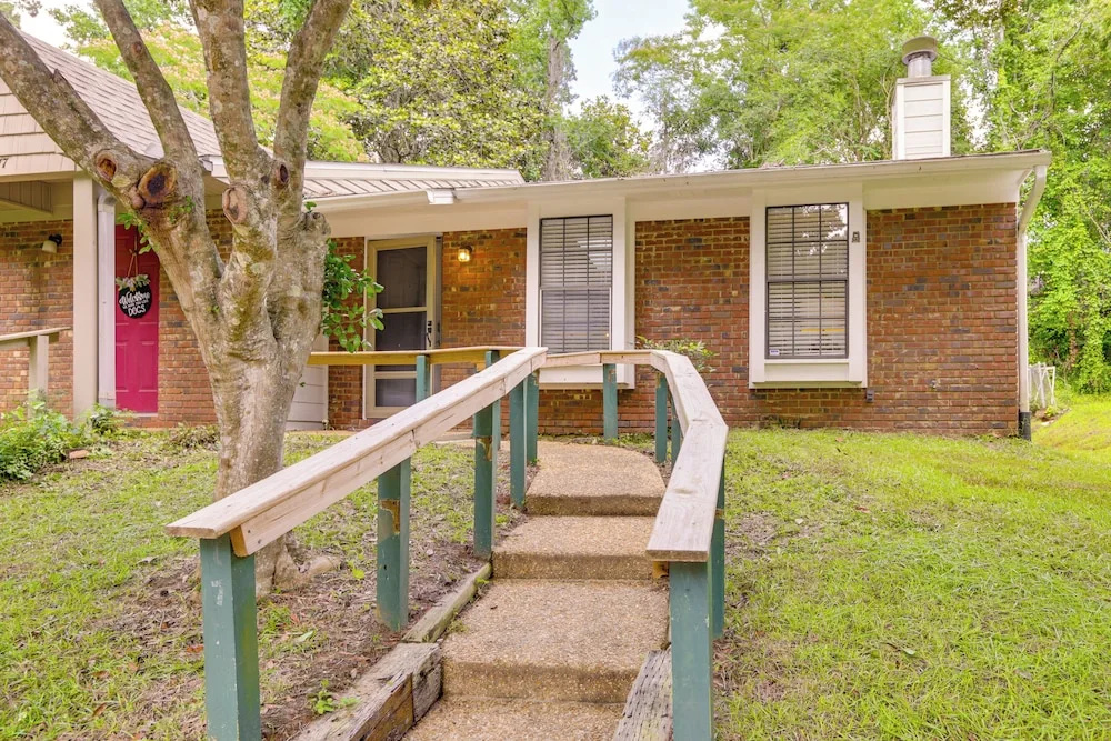 Pet-friendly Home Near Dtwn Tallahassee!