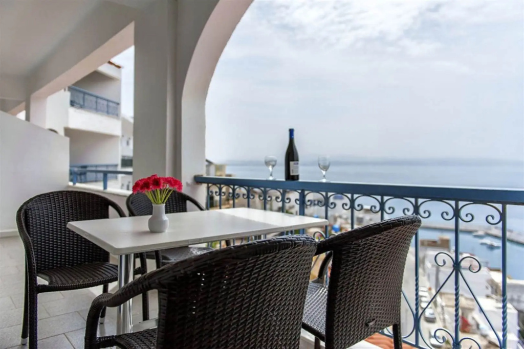 Balcony & Terrace