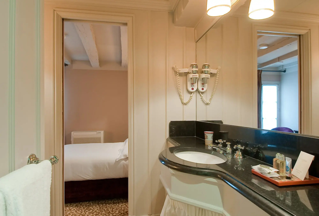Hotel Odéon Saint Germain 13
