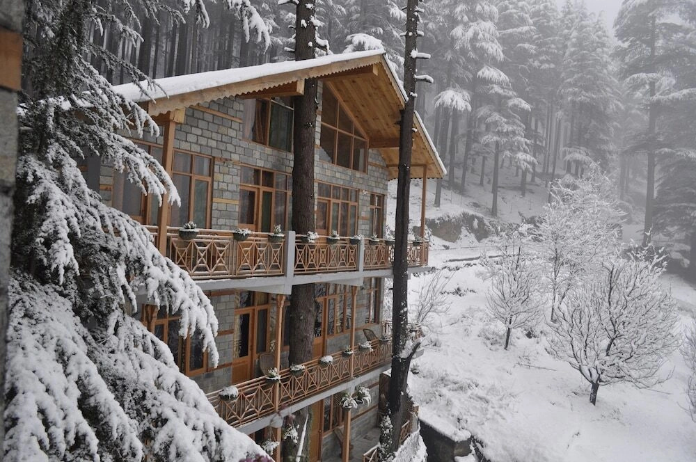 1 BR Cottage in Jhonger Sarsai, Manali, by GuestHouser (C52B)