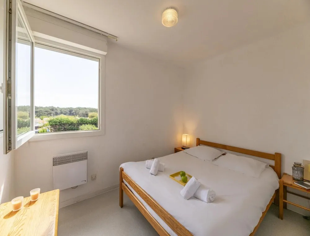 Voir la photo 3 — 3 BED Apartment With Garden