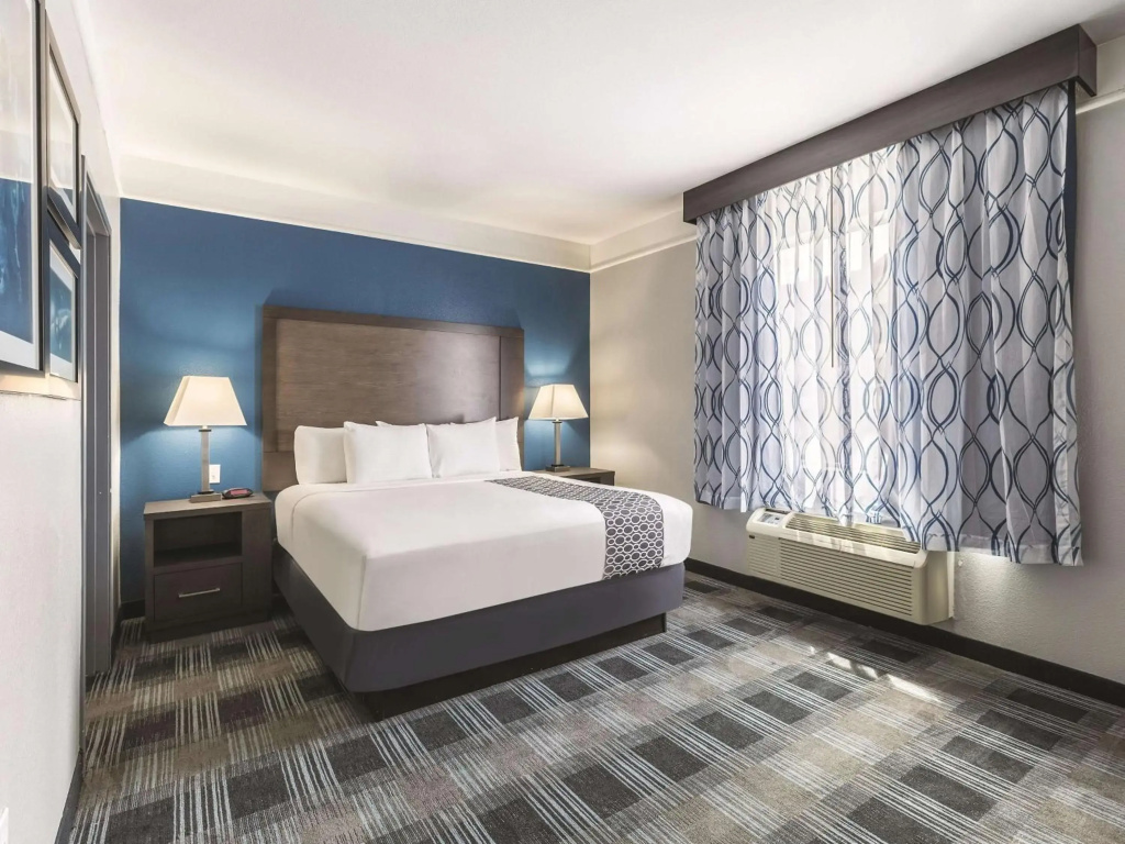 Platinum Inn & Suites Webster - Général