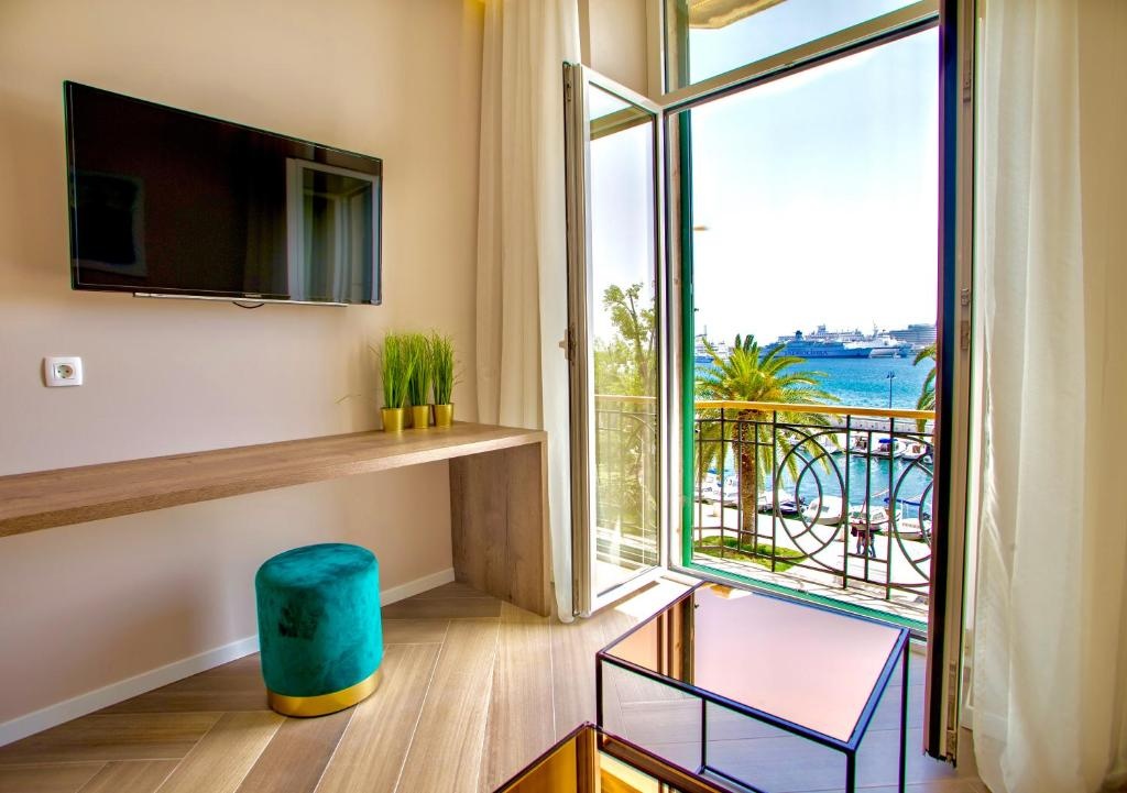 Premium Apartment