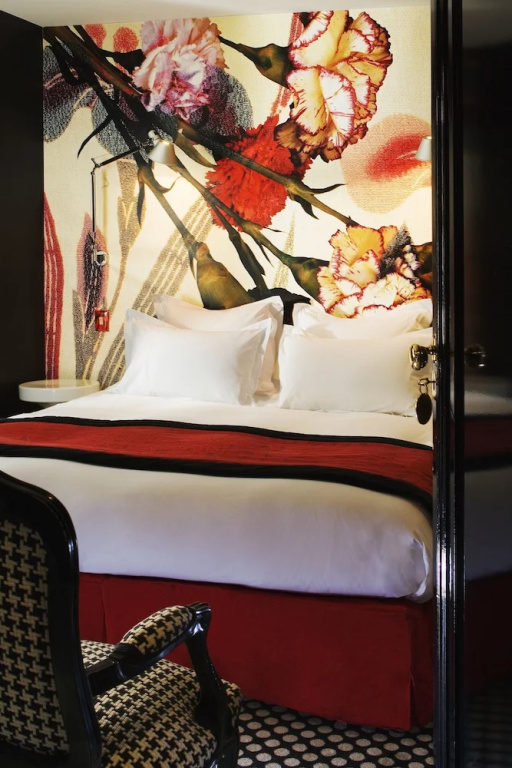 Hôtel du Petit Moulin, Haute Couture hotel by Lacroix 49