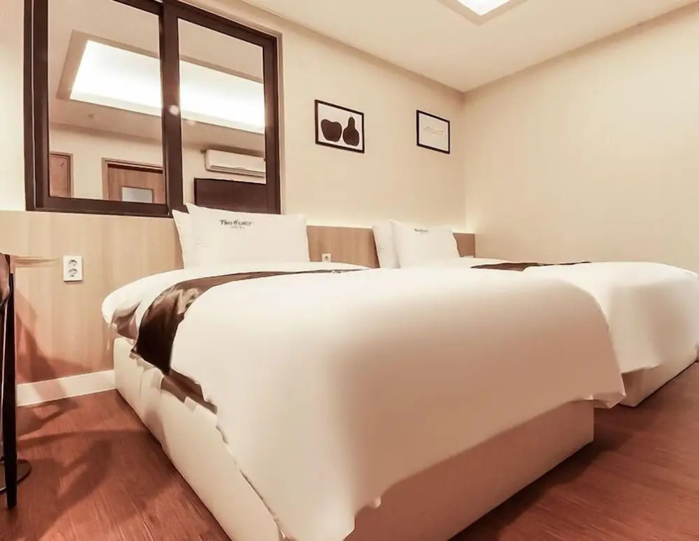 Standard Double room (twin beds)