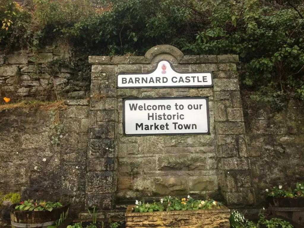 40 Newgate Barnard Castle - Central Location -Dog Friendly - Sleeps 7 - Wood Burner - Complimentary Logs & Wine - Smart TV