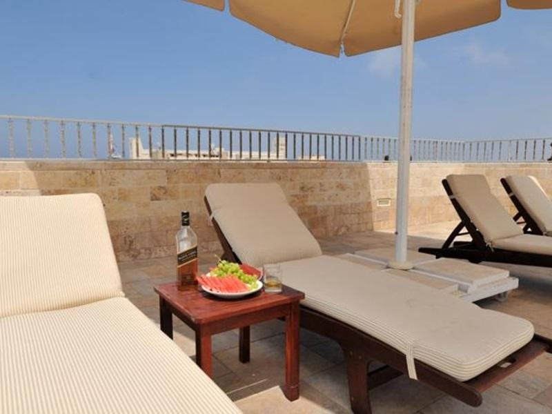 Balcony & Terrace