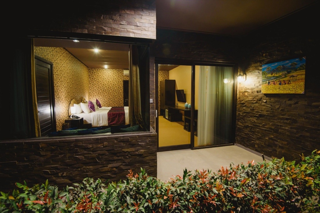 Lobby & Reception