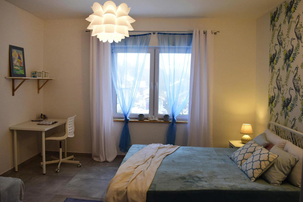 Holiday flat, Kamien