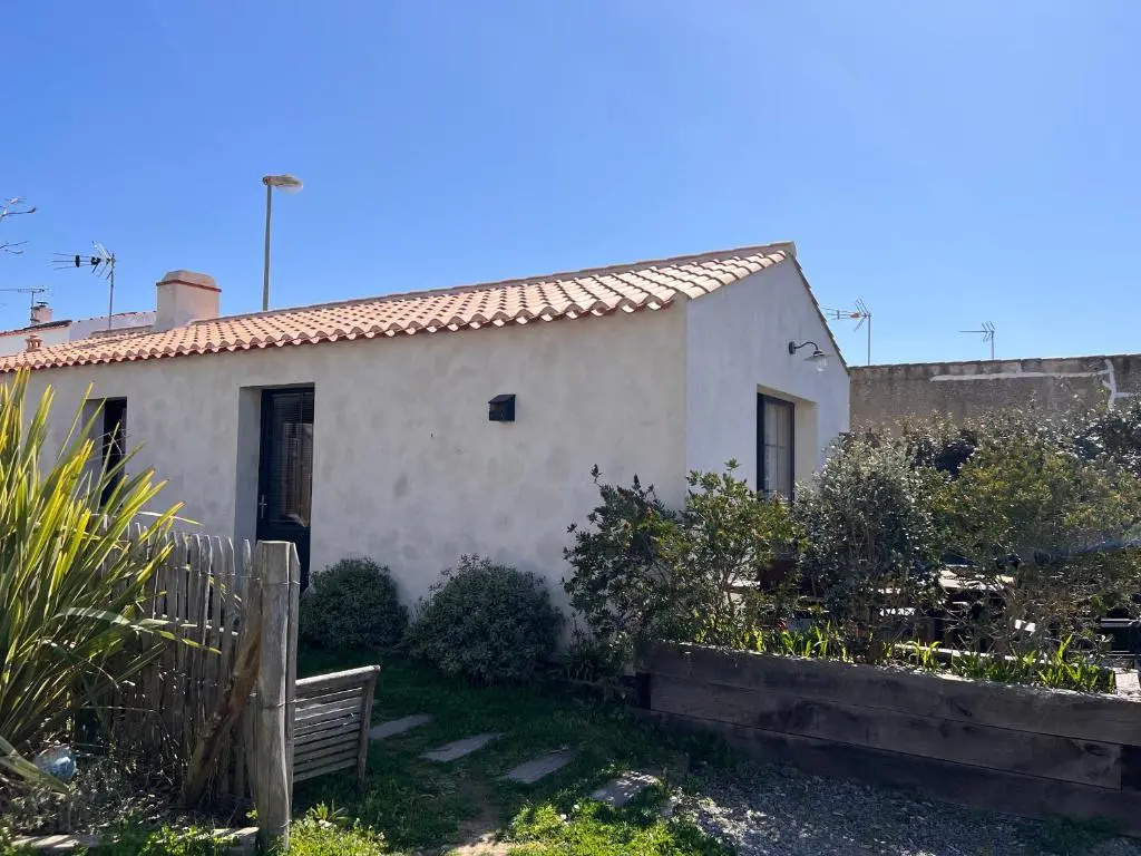 2 Bedrooms Cottage