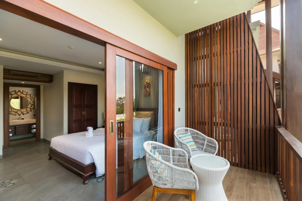 Отель Sense Canggu Beach Hotel в Переренане