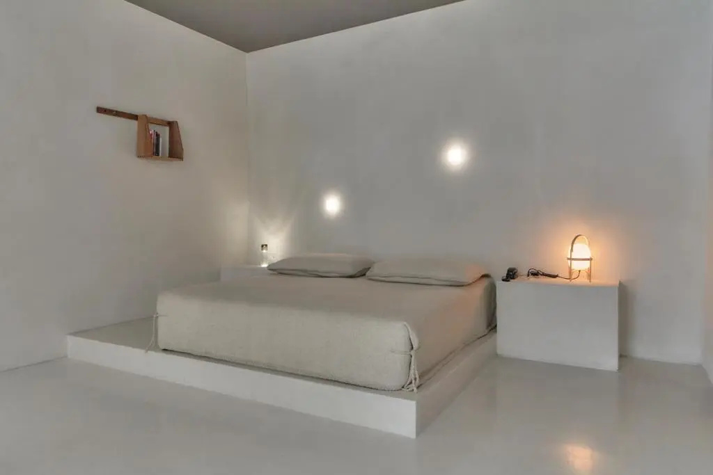 Deluxe Double room (full double bed)