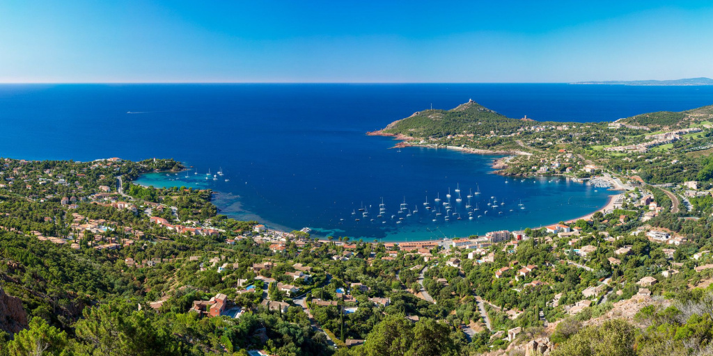 Beach & Waterfront