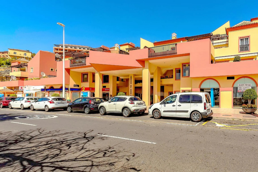 Apartment in area Del Duque with spacious terrace