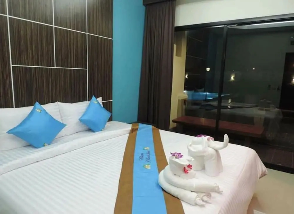Deluxe Double room with view (full double bed)