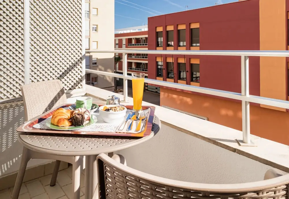 Standard Double room with balcony (full double bed)