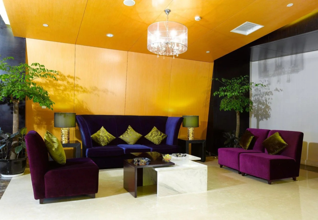 Lobby & Reception