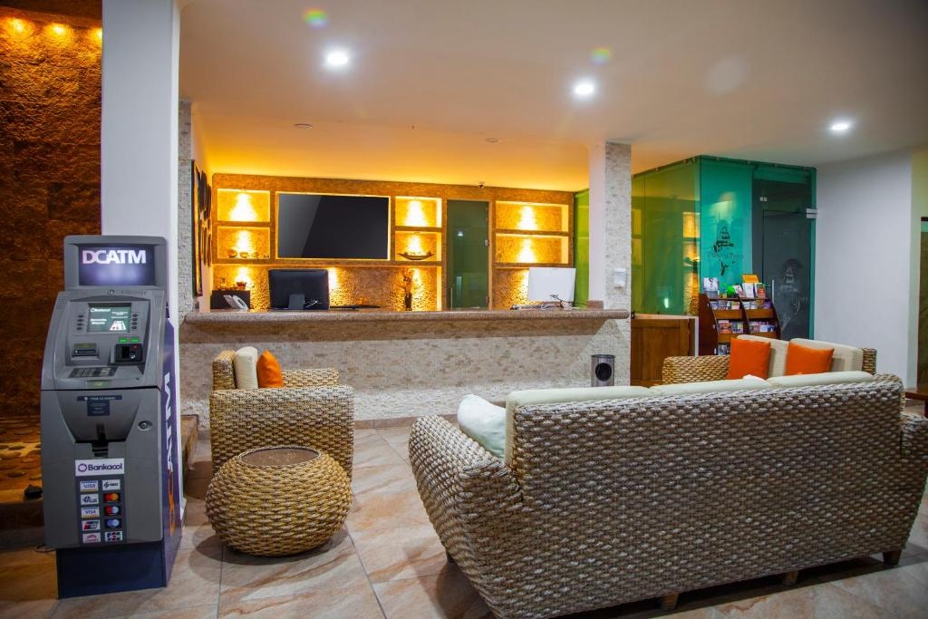 Lobby & Reception
