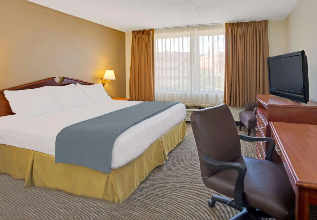 Double Suite (full double bed)