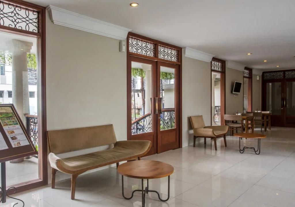 Seminyak Lagoon All Suites Hotel — фото