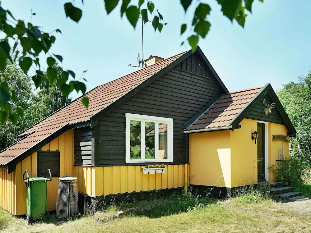 Vintage Holiday Home in NexÃ¸ Bornhol near Balka Beach