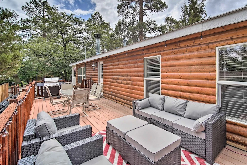 8 Mi to Big Bear Lake & Village: Sugarloaf Cabin!
