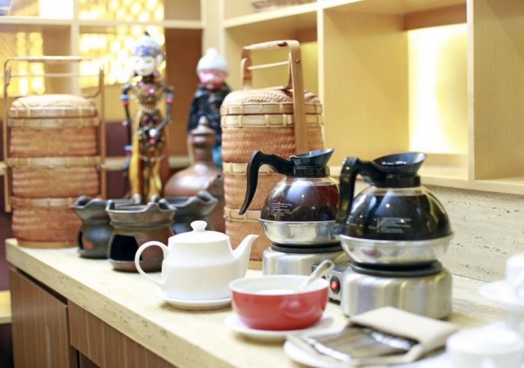 Food & Beverage