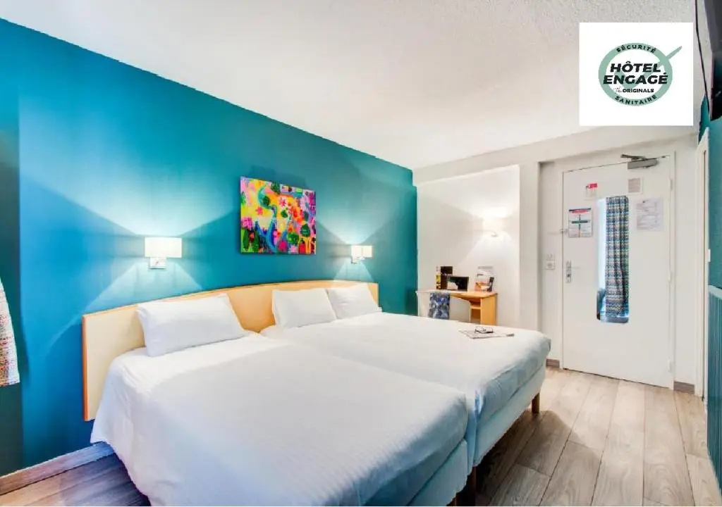 Standard Triple room
