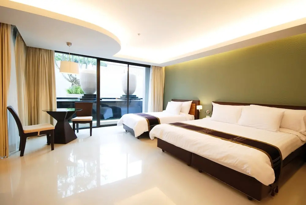 Семейный люкс Grand с балконом в Tara Mantra Cha Am Resort