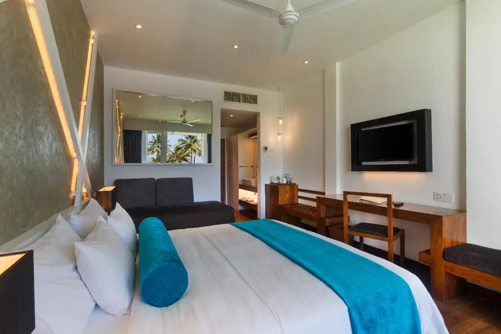 Deluxe Coastal Double room with balcony (full double bed)