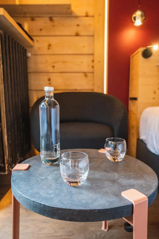 Deluxe Double room (full double bed)