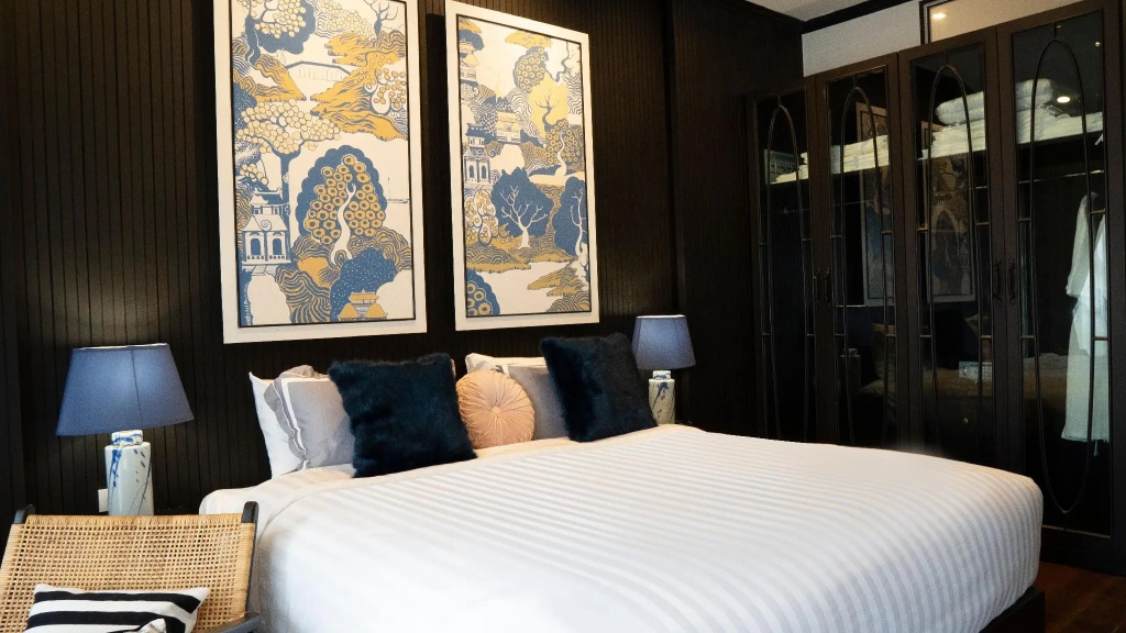 Suite with balcony