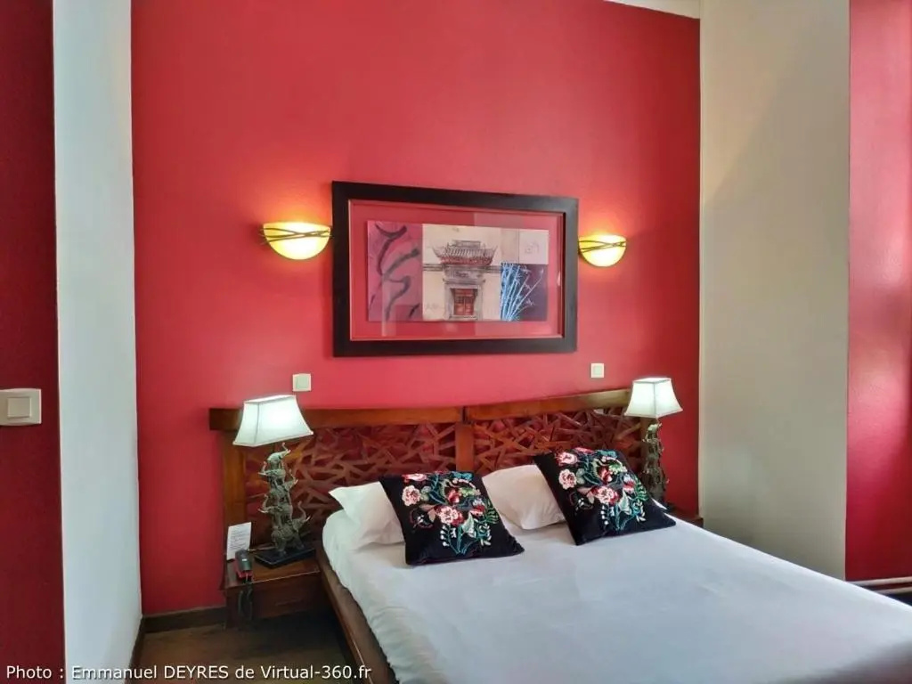 World Double room (full double bed)