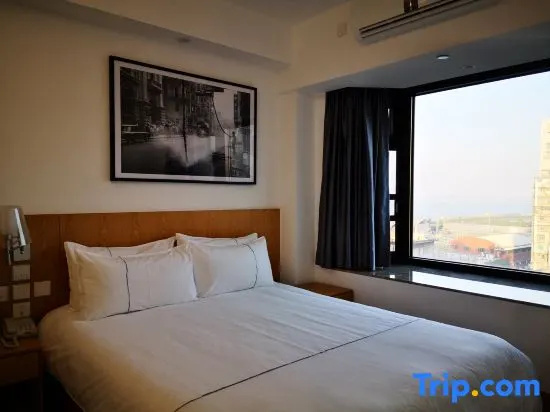 Business Double room (full double bed)