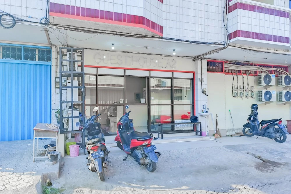 RedDoorz @ Guest House A2 Near Rita Mall Tegal