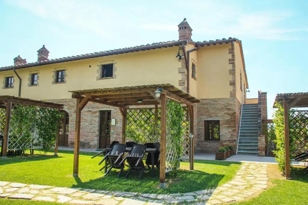 3 Bedrooms Apartment