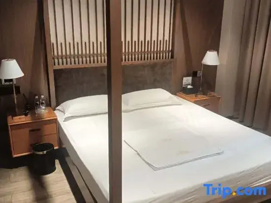 Deluxe Quadruple Suite
