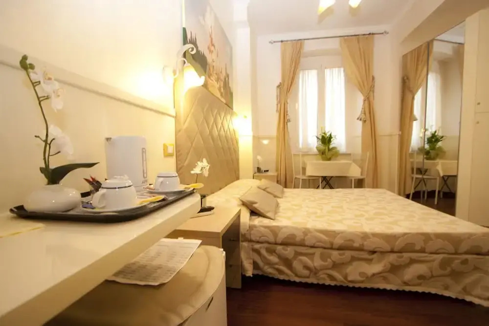 Двухместный номер Standard с красивым видом из окна двуспальная кровать в Le Suite di Via Ottaviano