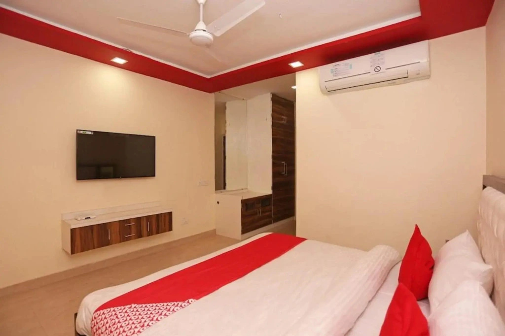 Hotel The Park by OYO Rooms