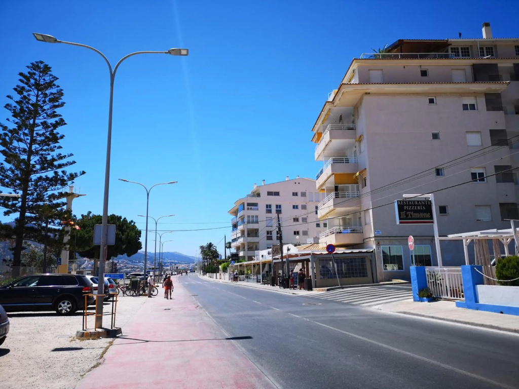 Acogedor apartamento frente al mar con piscina