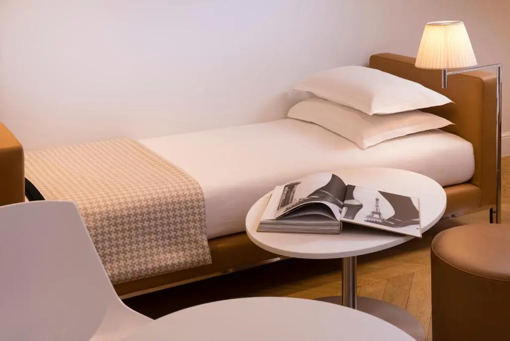 Hotel R de Paris 119