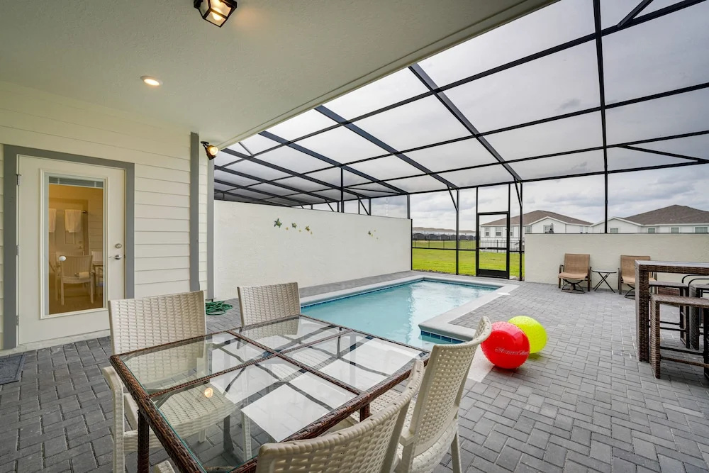 Pet-friendly Townhome w/ Pool, Near Disney World!