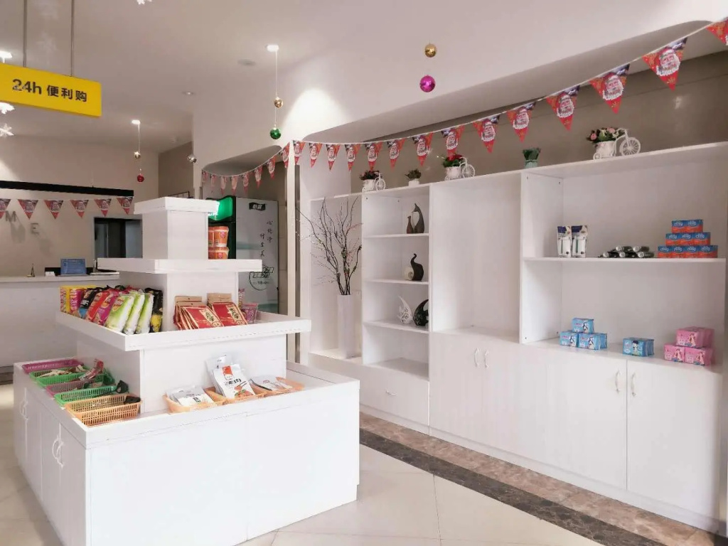 Food & Beverage
