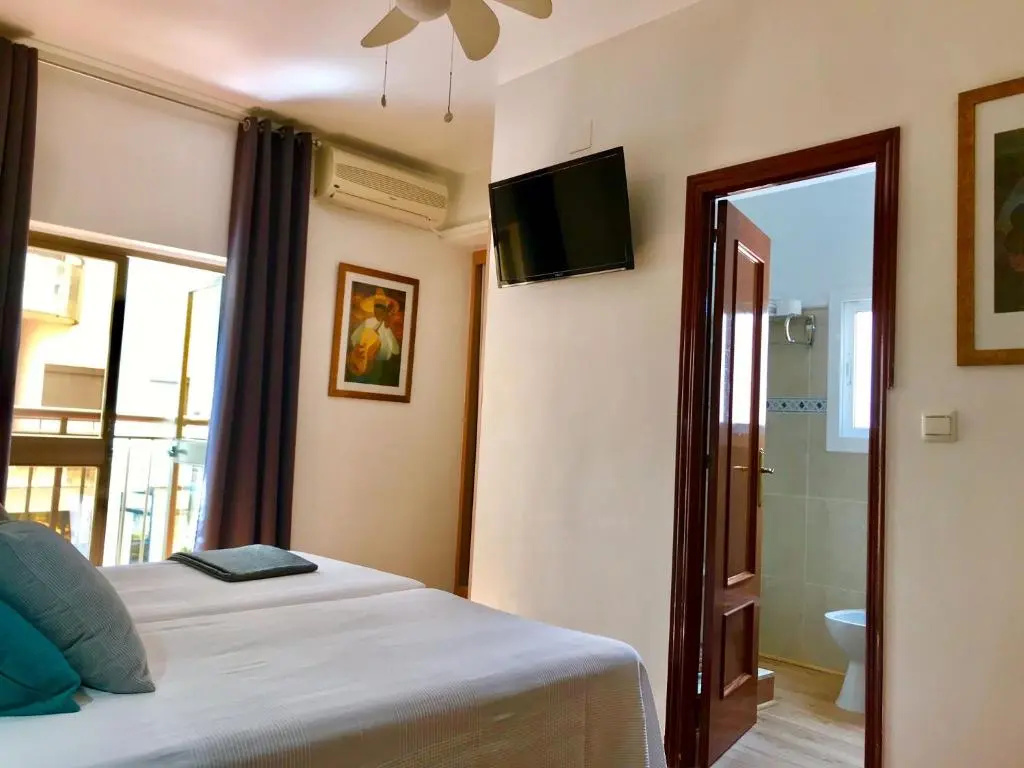 Standard Double room with balcony (full double bed)
