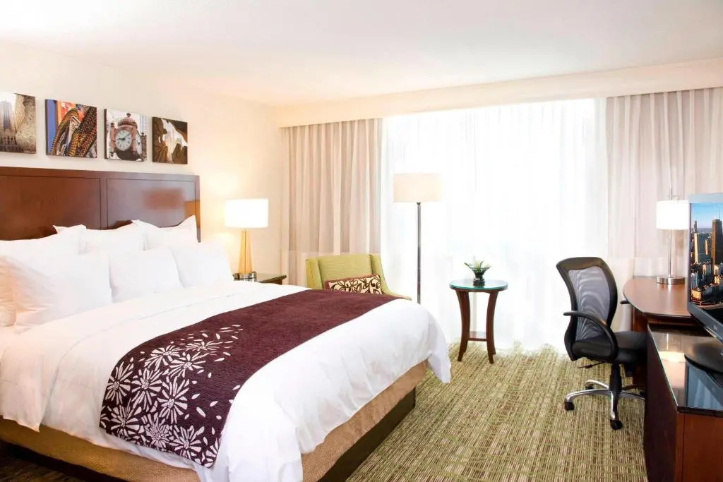 Standard Quadruple room with view