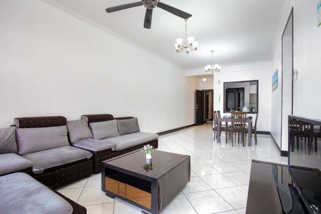 Marina Vacation Condos @ Marina Court Resort Condominium