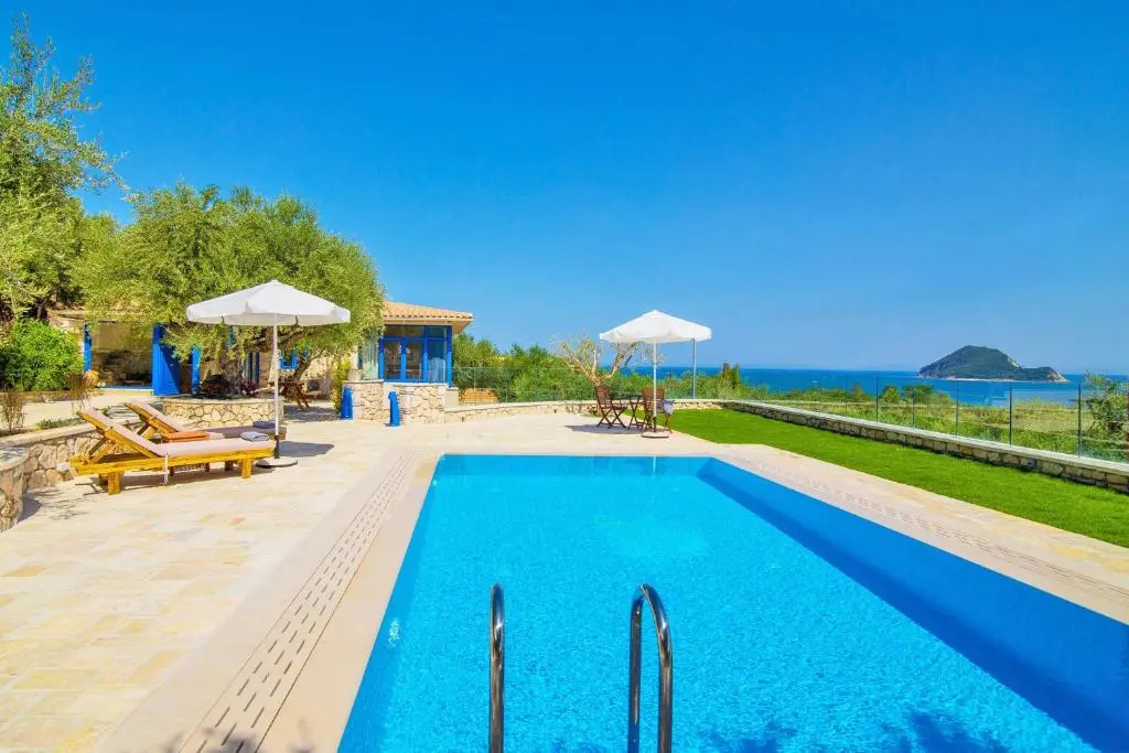 3 Bedrooms Villa