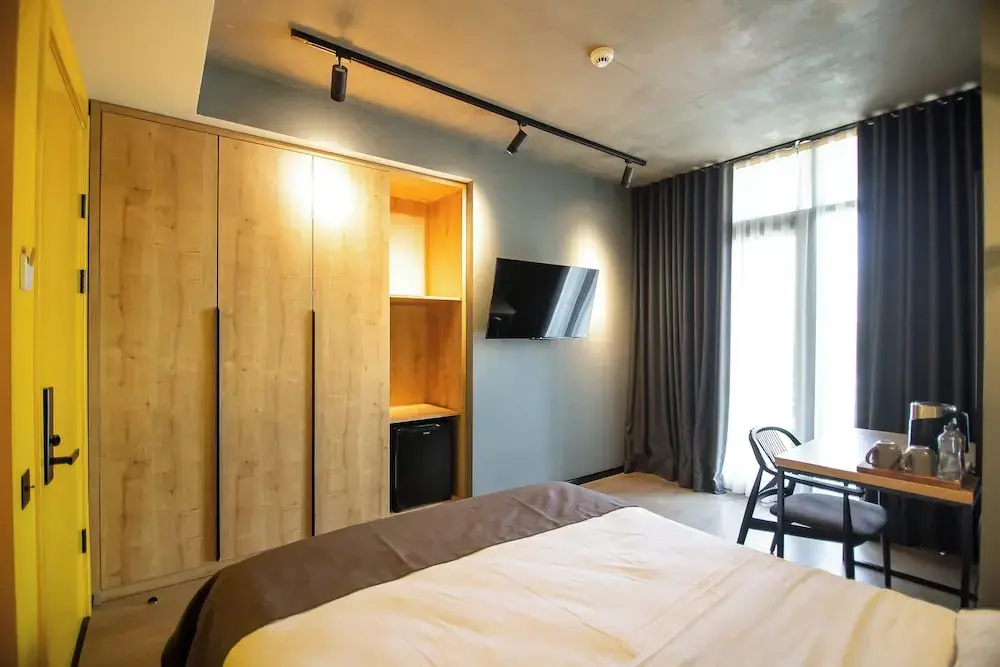 Standard Double room with balcony and with city view (full double bed)
