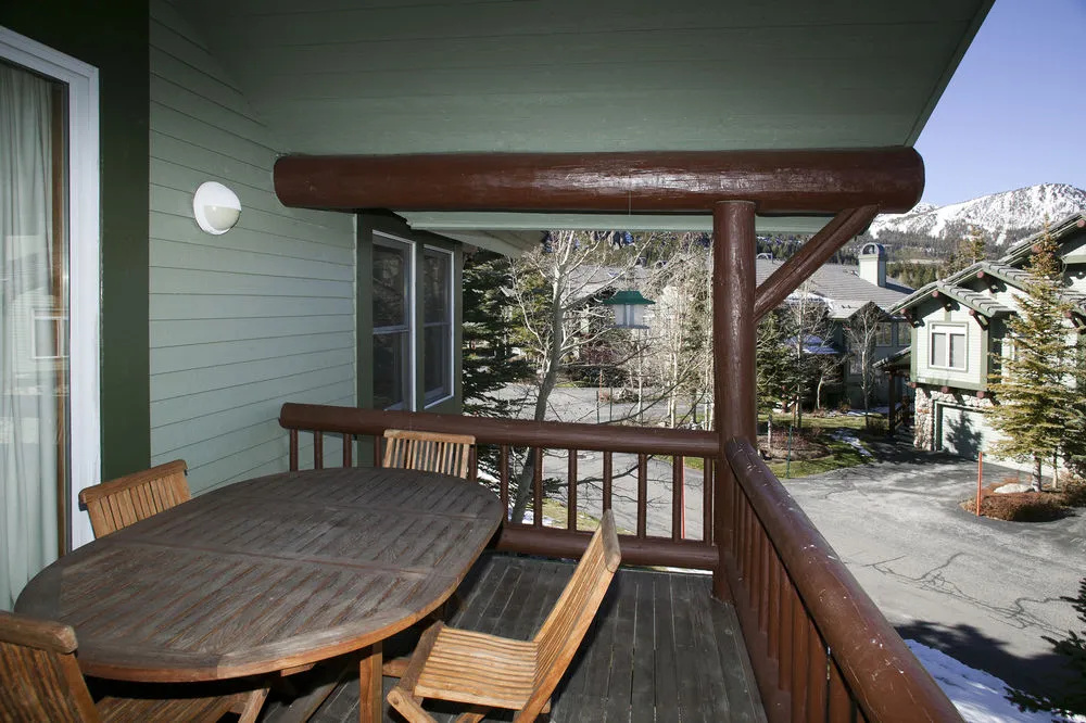 Snowcreek II 220 by RedAwning