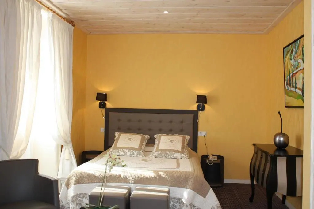 Comfort room